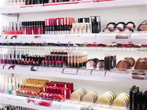 makeup store online shop